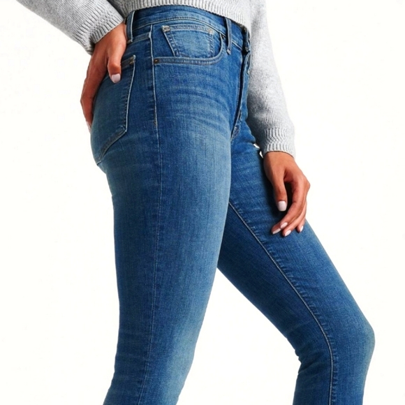 Lucky Brand "Bridgette Skinny" high-rise medium wash jeans, size 28. - Picture 3 of 11